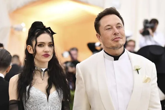 elon musk épouse